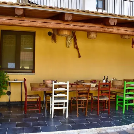 Al Vecchio Camino Bed & Breakfast *